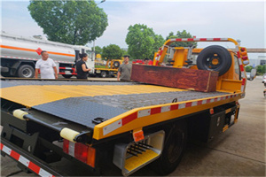 罗城附近拖车电话号码服务