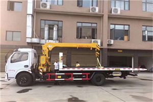 罗城附近汽车轮胎更换